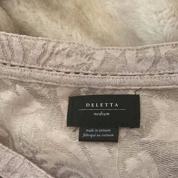 Anthropologie pink Lacey top - Deletta, never worn size medium - Picture 4 of 4